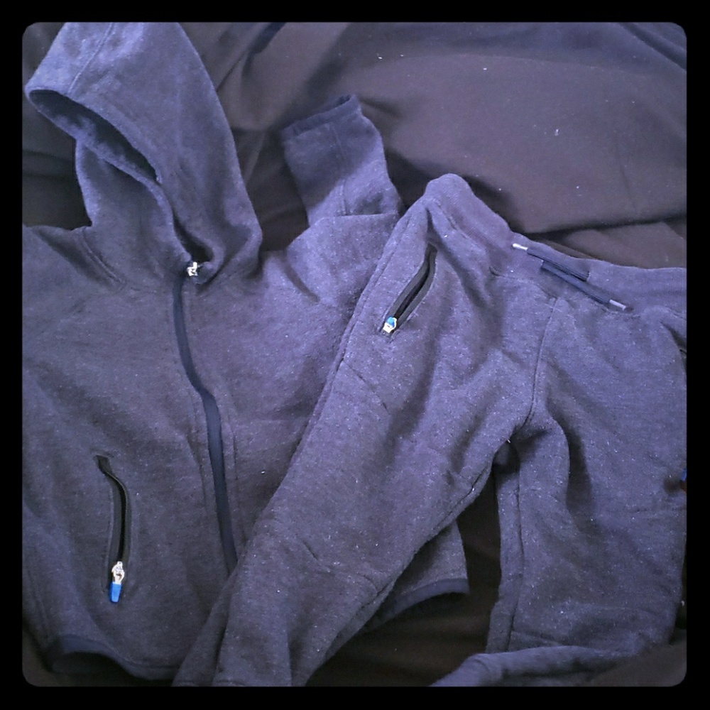 Osh Kosh  B Gosh sweatsuit
